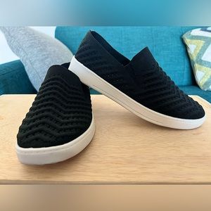 White Mountain Black Courage Shoes